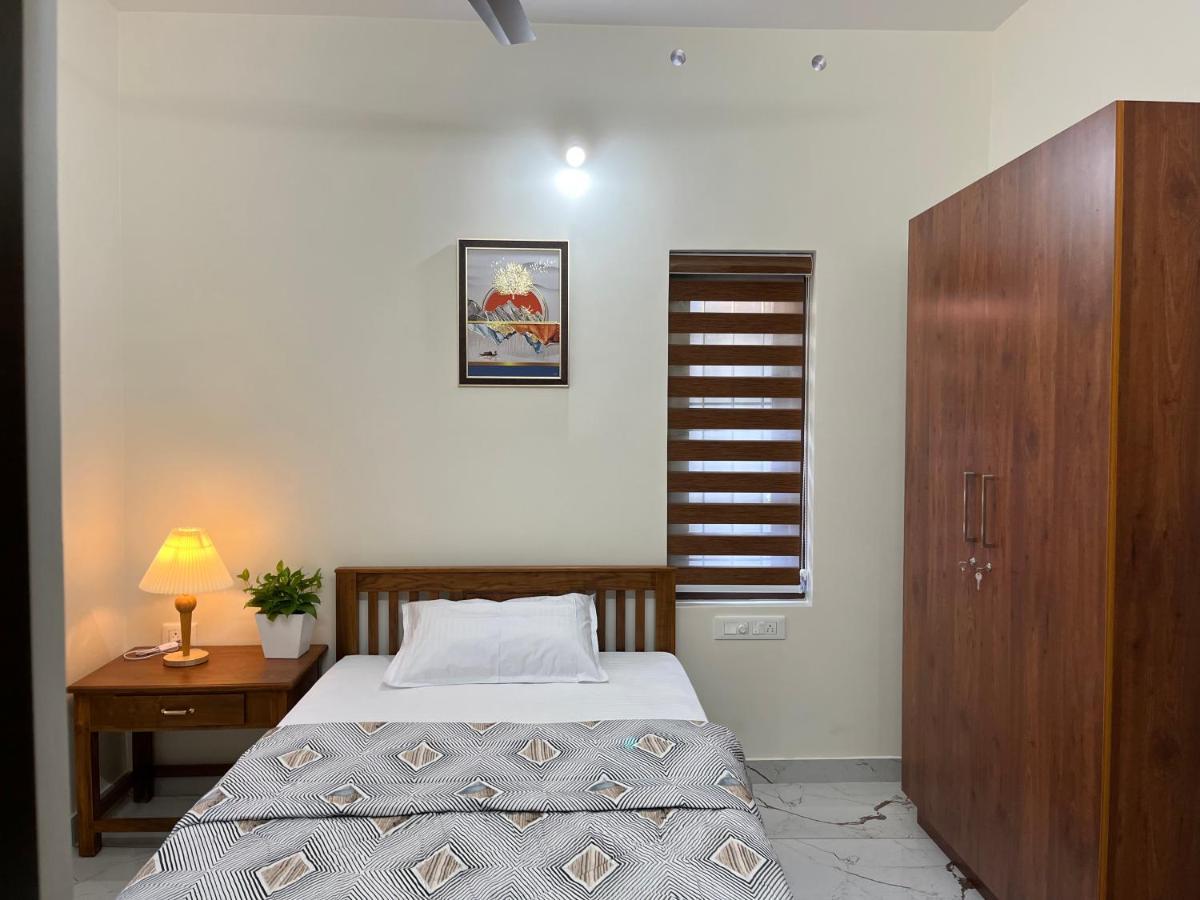 Solomon Apartments,Alappuzha Beach. Екстер'єр фото